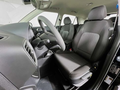 New 2026 Hyundai Venue SE image 13