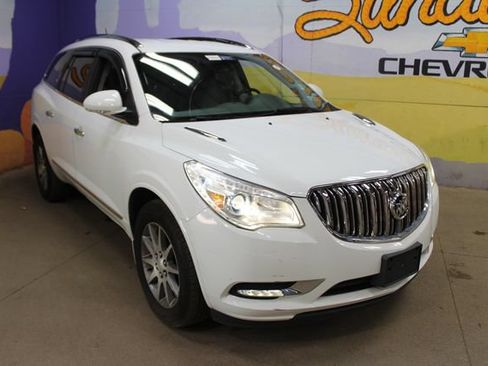 Used 2017 Buick Enclave Convenience FWD image 2