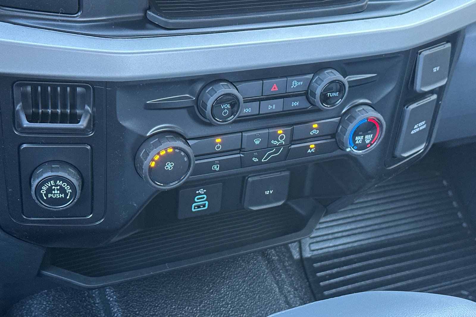 New 2026 Ford F250 XL RWD image 19