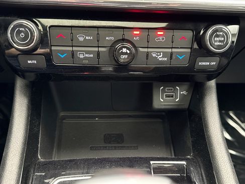 Used 2023 Jeep Compass Limited w/ Elite Group AWD/4WD image 25