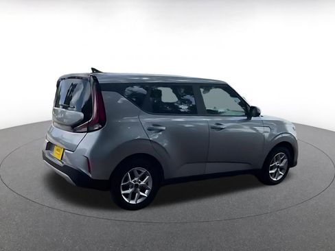 Used 2025 Kia Soul LX w/ LX Technology Package FWD image 15