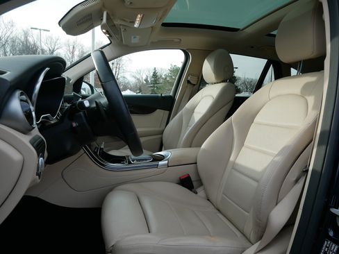 Used 2020 Mercedes-Benz GLC 300 4MATIC image 14