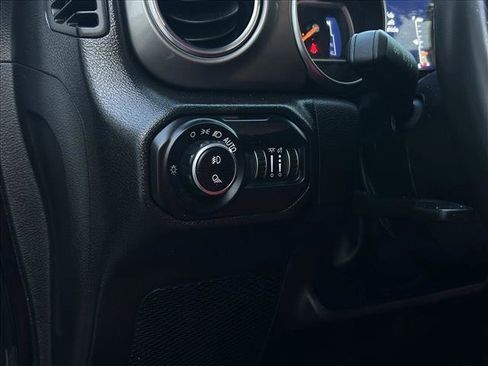 Used 2022 Jeep Gladiator Overland AWD/4WD image 16