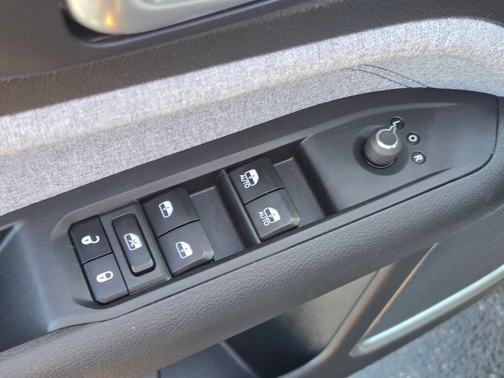 Used 2024 Jeep Compass Latitude AWD/4WD image 25