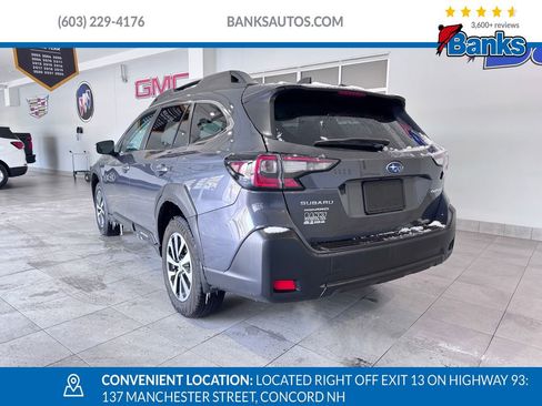 Used 2025 Subaru Outback Premium image 5
