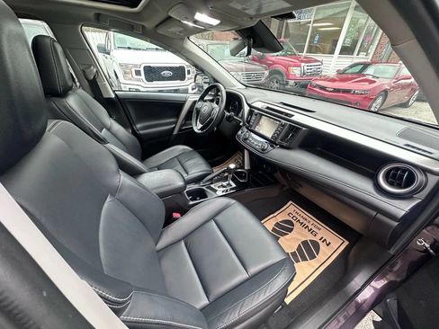 Used 2018 Toyota RAV4 Limited image 15