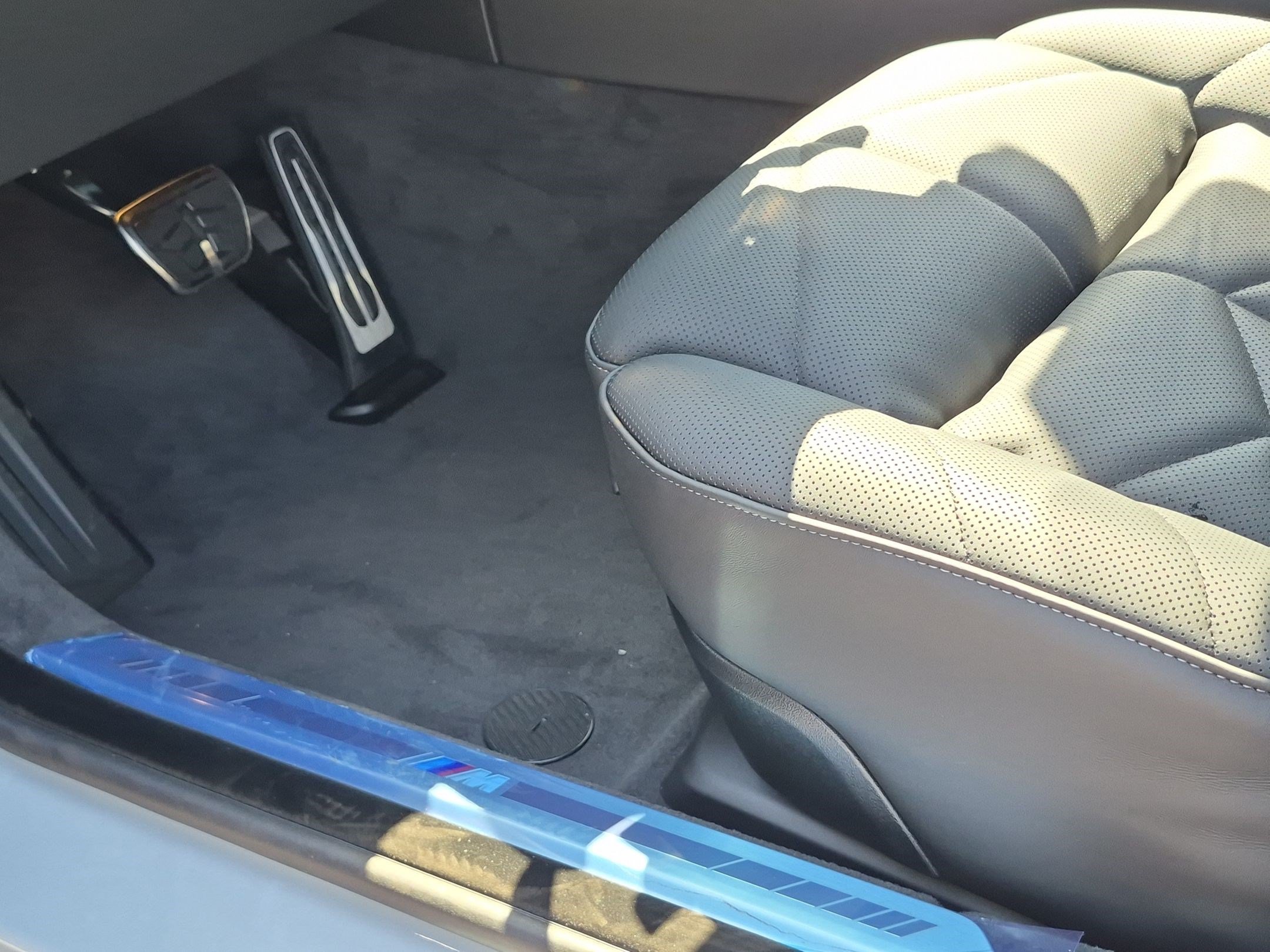 New 2026 BMW 740i w/ Premium Package RWD image 17