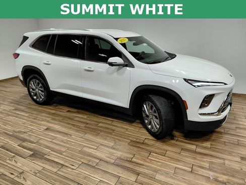 Used 2025 Buick Enclave Preferred image 12