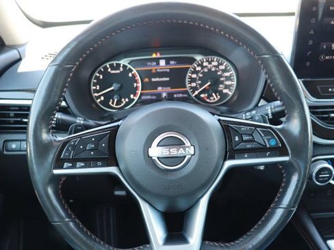 Used 2023 Nissan Altima 2.0 SR FWD image 15