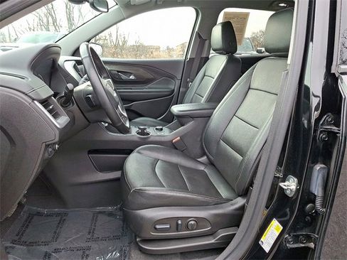Used 2024 GMC Terrain SLT image 13