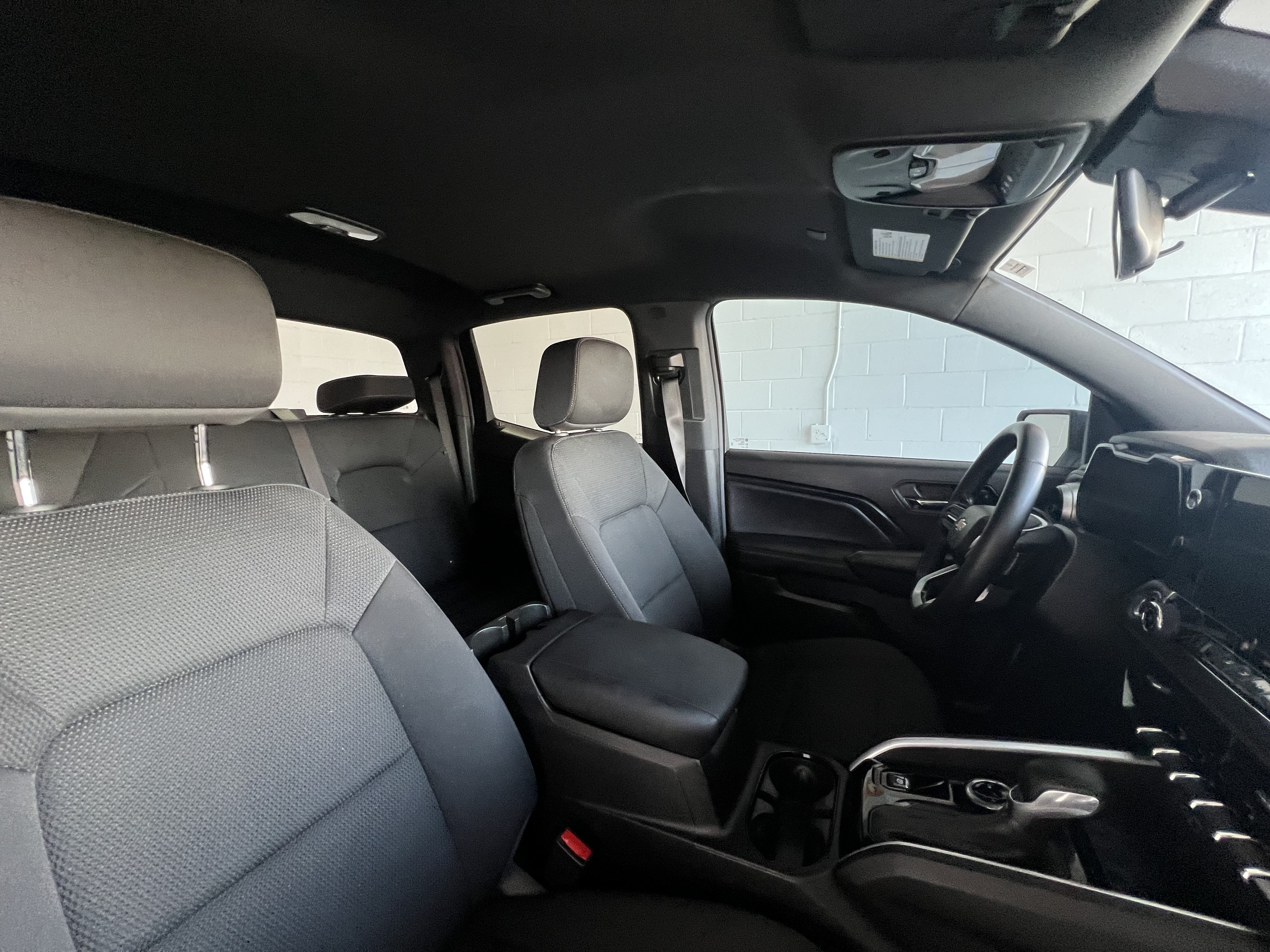 Used 2023 Chevrolet Colorado LT AWD/4WD image 20