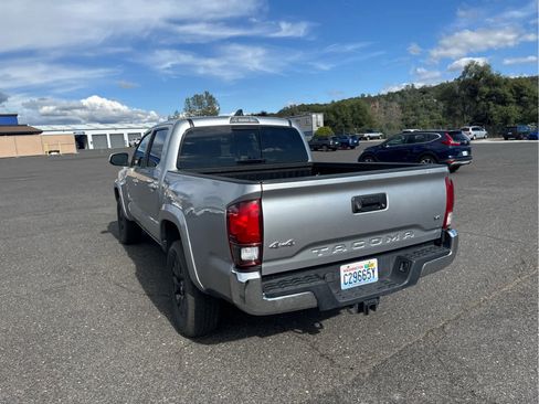 Used 2022 Toyota Tacoma SR5 AWD/4WD image 7