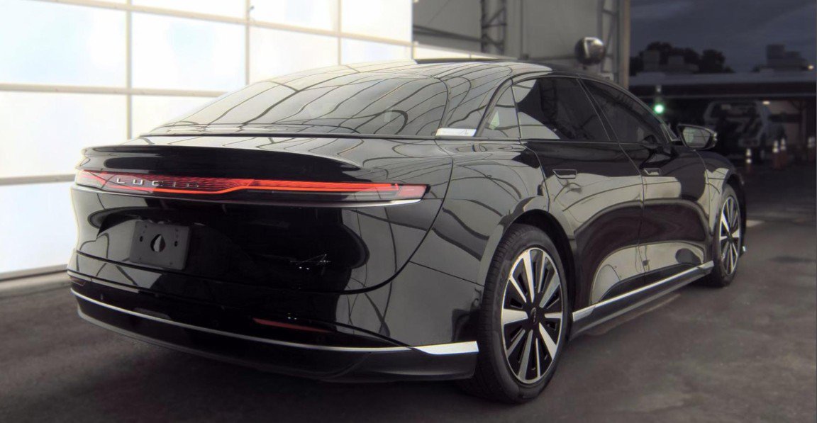 Used 2025 Lucid Air Pure RWD image 2
