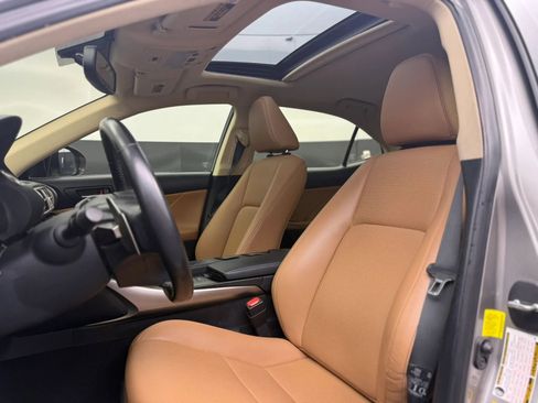 Used 2016 Lexus IS 200t RWD image 10