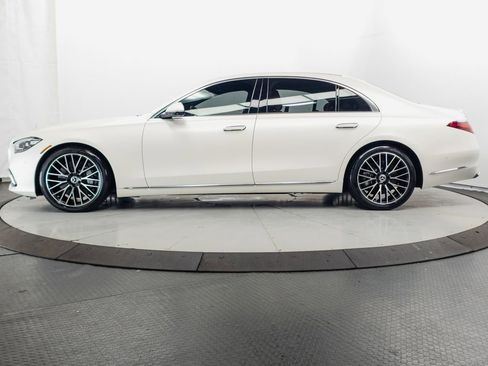 Used 2023 Mercedes-Benz S 580 4MATIC Sedan w/ 3D Technology Package image 4