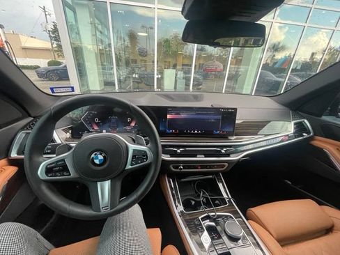 Used 2025 BMW X5 xDrive40i w/ M Sport Package AWD/4WD image 3