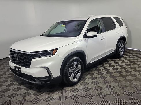 Certified 2025 Honda Pilot EX-L image 10