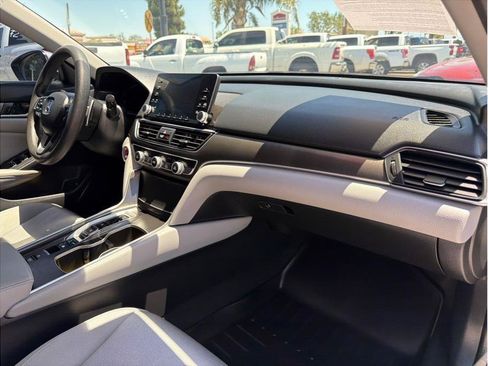 Used 2018 Honda Accord Hybrid image 13