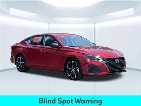 Certified 2023 Nissan Altima 2.5 SR FWD image 10