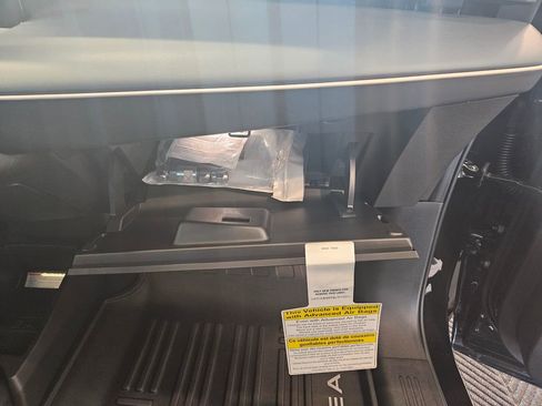 New 2026 Nissan Leaf SV+ w/ Floor Mat Package (SV+) image 30