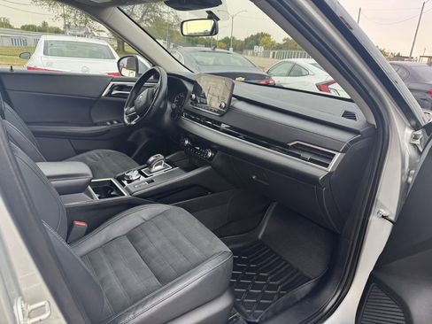 Used 2022 Mitsubishi Outlander SE image 12