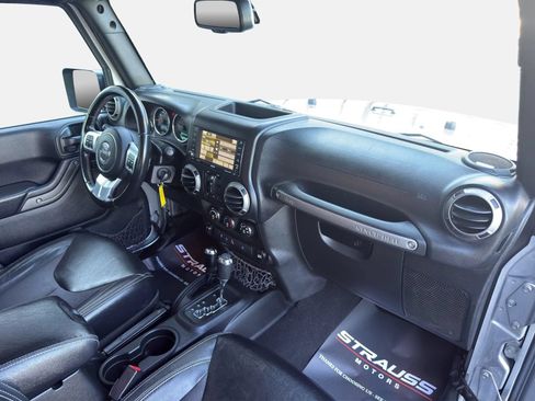 Used 2017 Jeep Wrangler Unlimited Sport AWD/4WD image 23