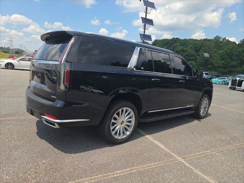 Used 2022 Cadillac Escalade ESV Premium Luxury AWD/4WD image 9
