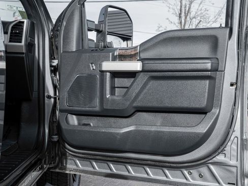 Used 2022 Ford F250 Lariat w/ Black Appearance Package image 36