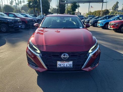 Used 2023 Nissan Altima 2.5 SV image 3