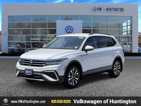 Used 2024 Volkswagen Tiguan S image 3