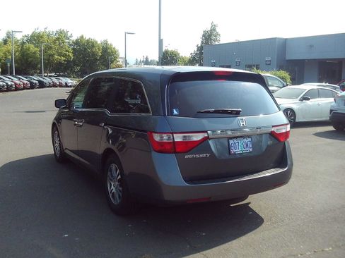 Used 2013 Honda Odyssey EX image 3