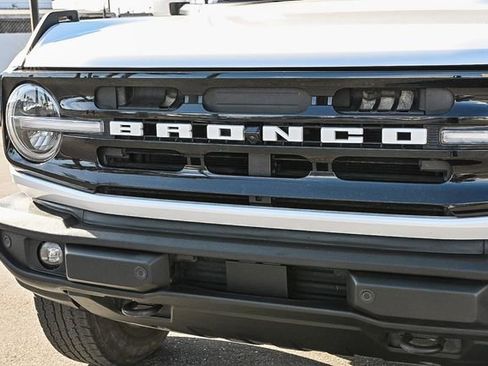 Used 2023 Ford Bronco Outer Banks image 5