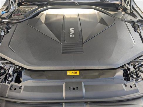 Used 2025 BMW i5 xDrive40 w/ M Sport Package image 18