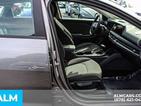 Used 2025 Kia K4 FWD image 19