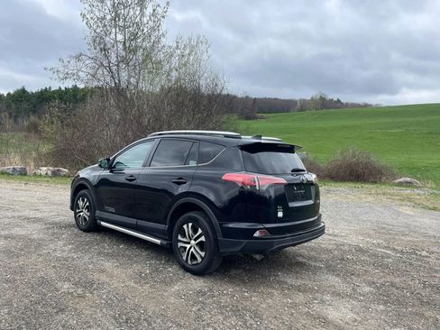 Used 2016 Toyota RAV4 LE AWD/4WD image 12