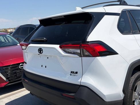 Used 2025 Toyota RAV4 XLE AWD/4WD image 4