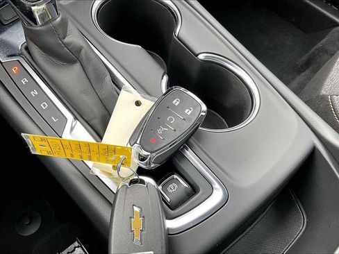 Used 2024 Chevrolet Equinox LT AWD/4WD image 17