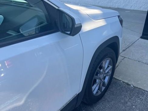 Used 2023 GMC Terrain SLT w/ Tech Package image 18