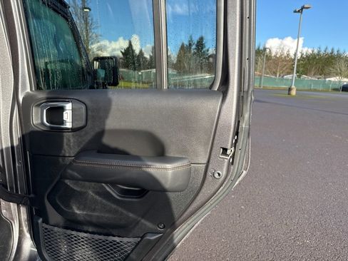 Used 2021 Jeep Gladiator Mojave image 22