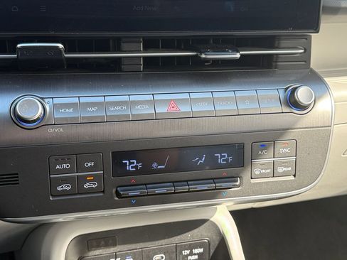 Used 2025 Hyundai Kona SEL image 27