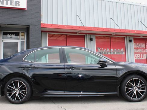 Used 2024 Toyota Camry SE FWD image 15