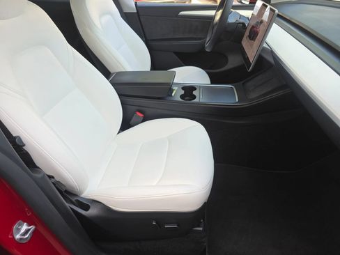 Used 2023 Tesla Model Y Long Range AWD/4WD image 24
