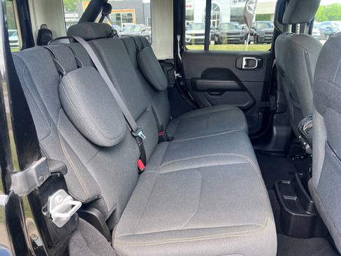 Certified 2025 Jeep Wrangler Sahara w/ Safety Group image 12