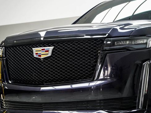 Used 2022 Cadillac Escalade Sport w/ Touring Package image 2