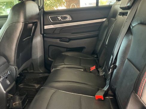 Used 2019 Ford Explorer Sport AWD/4WD image 6