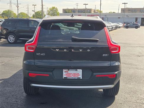 Used 2024 Volvo XC40 B5 Core image 15