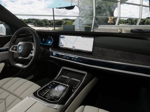 Used 2026 BMW i7 eDrive50 w/ Executive Package image 36