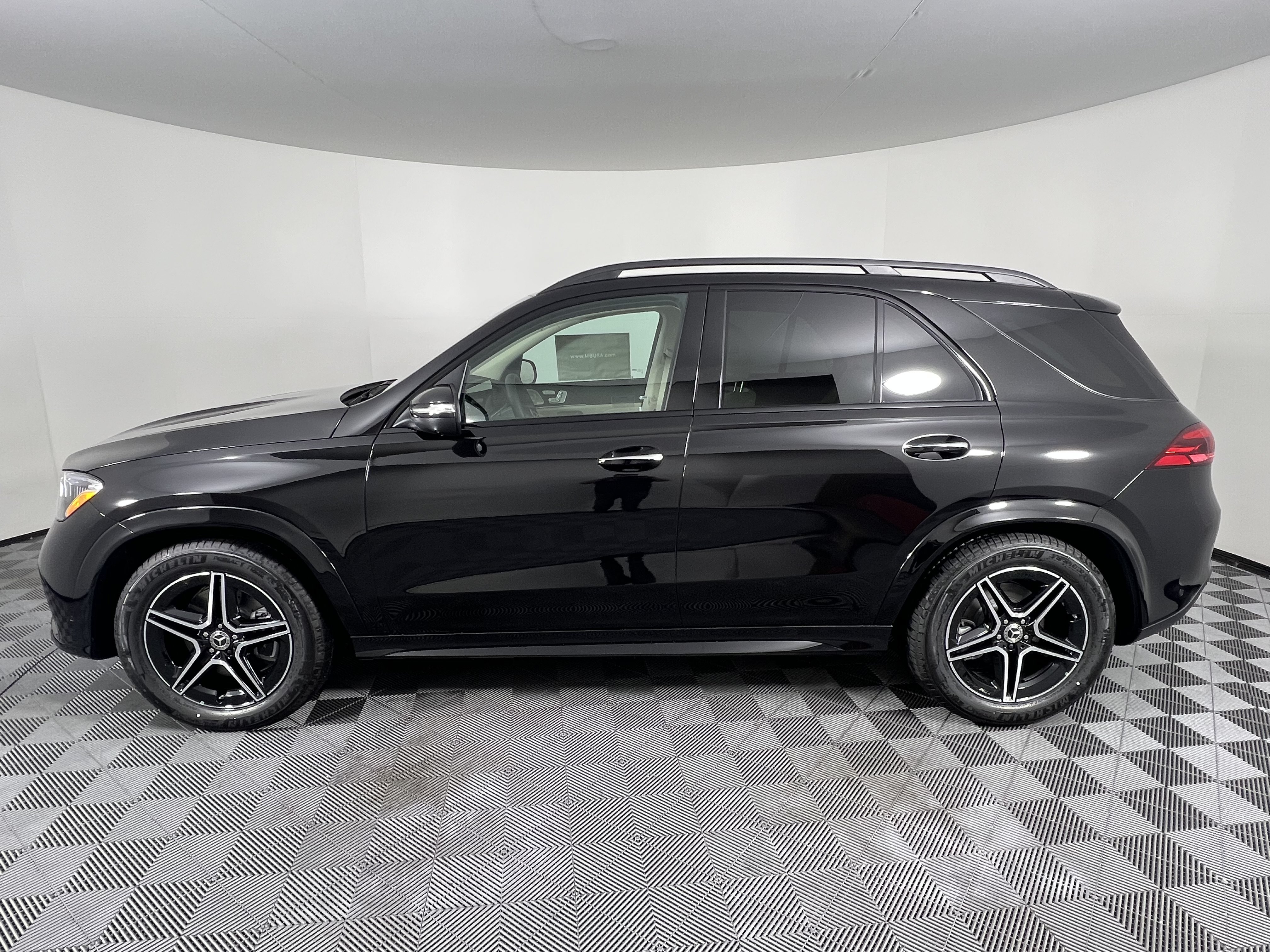 New 2026 Mercedes-Benz GLE 450 4MATIC image 9