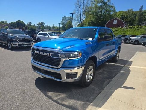 New 2026 RAM 1500 4x4 Crew Cab image 3