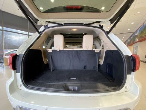 Used 2019 Nissan Pathfinder SL w/ SL Premium Package image 28